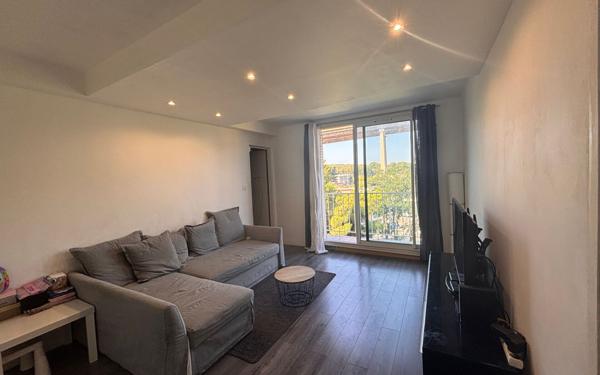 Appartement à vendre    3 pièces • 5 785 m2 Martigues