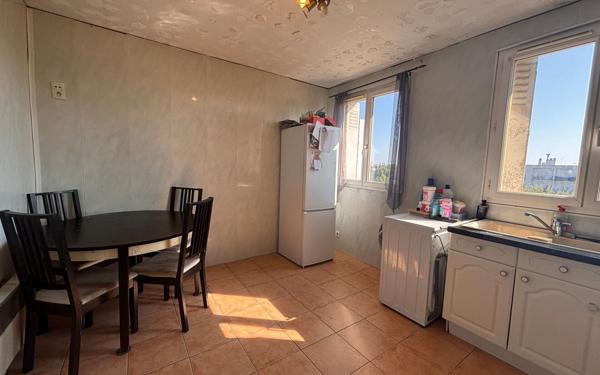 Appartement à vendre    3 pièces • 5 785 m2 Martigues