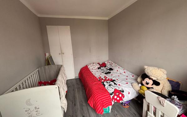 Appartement à vendre    3 pièces • 5 785 m2 Martigues