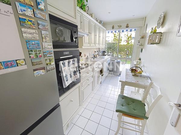 A vendre Appartement de 3 pièces de 63 m2 à Plaisir - Centre ville