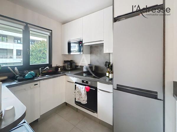 Suresnes République - Appartement 3 pièces 63m² avec terrasse - Cave et parking
