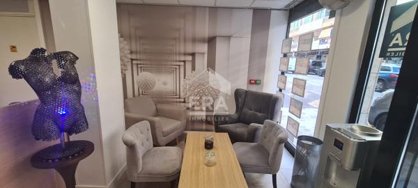 Rare! Murs commerciaux de 345 M² en plein centre