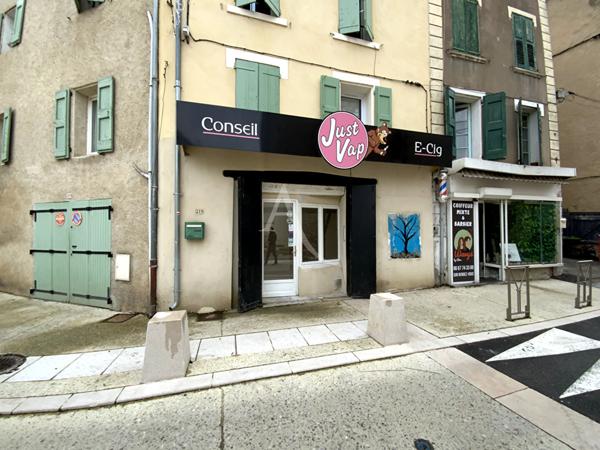LOCAL COMMERCIAL 24M2 LUMINEUX CENTRE VILLAGE SURPLOMBANT LA PLACE VINON SUR VERDON