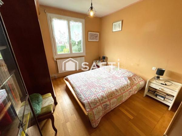 Maison 7 pièces avec garage et grange