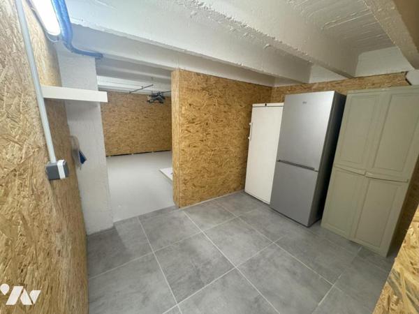 IMMEUBLE A USAGE MIXTE (Commerce et habitation) entièrement rénové à CAMBRAI en centre ville.