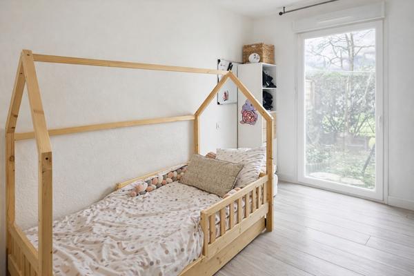 Appartement T3 rénové de 56 m² avec jardin 40m² sans vis-à-vis + 1 place de parking - Résidence sécurisée et calme - EYSINES