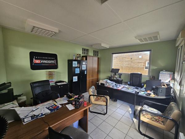 Murs Commerciaux Garage ,chalet d'habitation sur terrain constructible