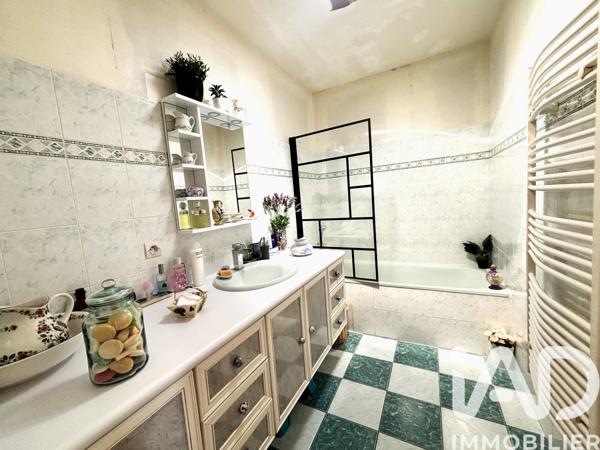 Maison à vendre 5 pièces 97,7 m² Castillon-la-Bataille