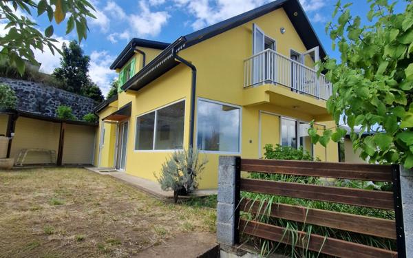 Maison à vendre    5 pièces •  Cilaos