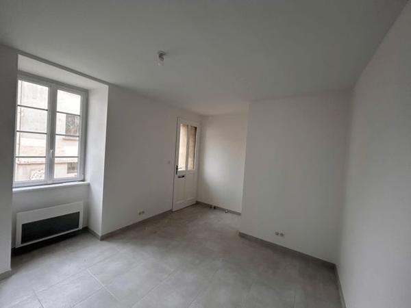 Local commercial 1 pièce T1 F1 17 m² à Douarnenez 2 RUE DE LA MARINE 29100 à louer