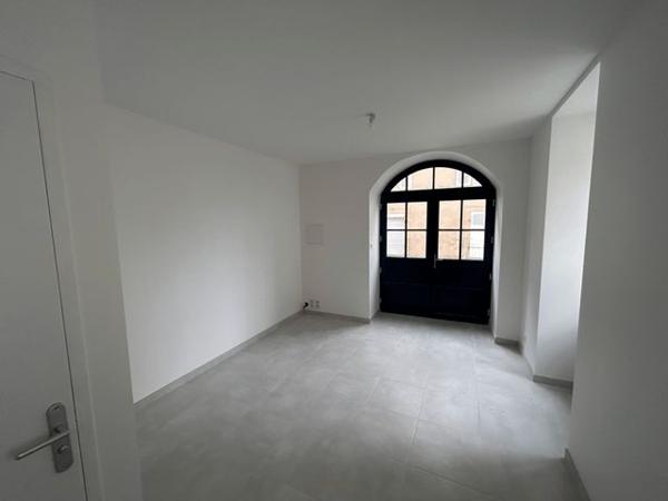 Local commercial 1 pièce T1 F1 17 m² à Douarnenez 2 RUE DE LA MARINE 29100 à louer