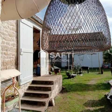 Belle maison avec une histoire qui va vous plaire . bien rénové