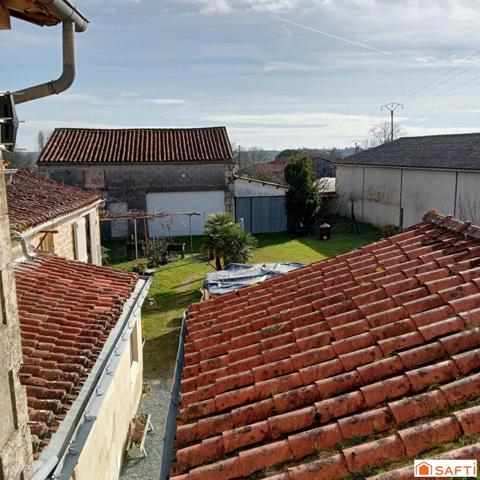 Belle maison avec une histoire qui va vous plaire . bien rénové