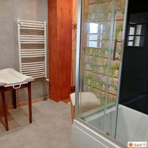 Belle maison avec une histoire qui va vous plaire . bien rénové