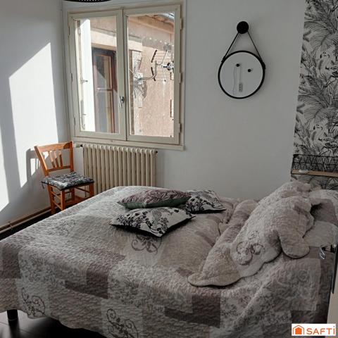 Belle maison avec une histoire qui va vous plaire . bien rénové