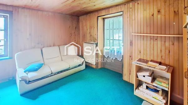 Maison avec terrain arboré et ruisseau – Harsault