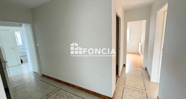 Location Appartement 5 pièces 125.63 m² - Les Martres-de-veyre 63730