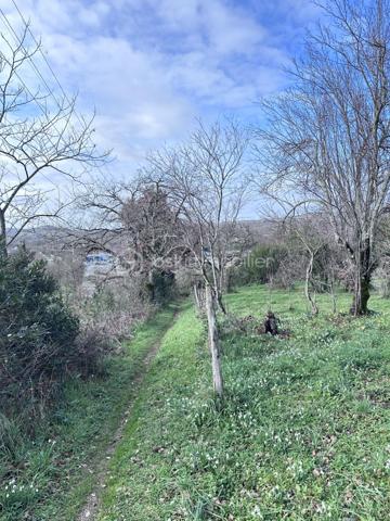 Terrain de 1 280 m²