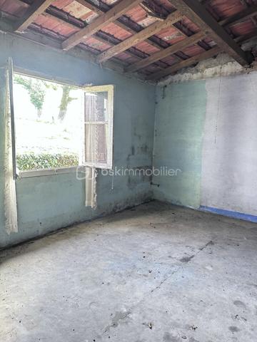 Terrain de 1 280 m²