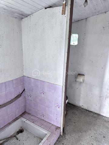 Terrain de 1 280 m²