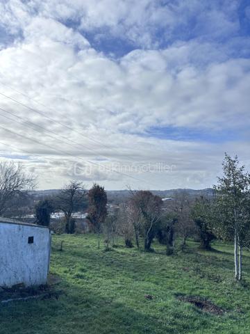 Terrain de 1 280 m²