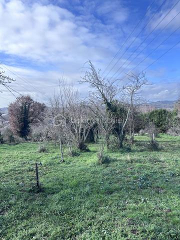 Terrain de 1 280 m²