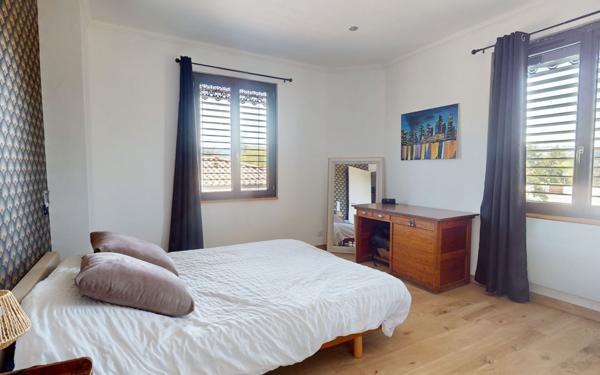 Appartement à vendre    6 pièces • 148 m2 Lentilly