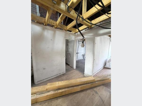 Appartement à Vendre à LILLE 300000 € *
