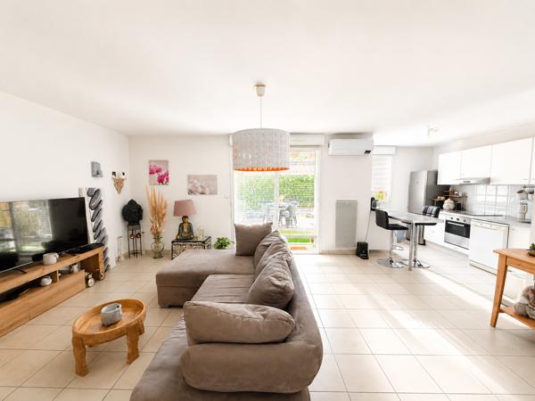 Appartement
         3 pièces
        - 63 m² 228 000 € *
