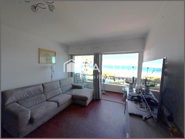 Appartement traversant – Vue mer – Résidence front de mer – Balcon - Parking