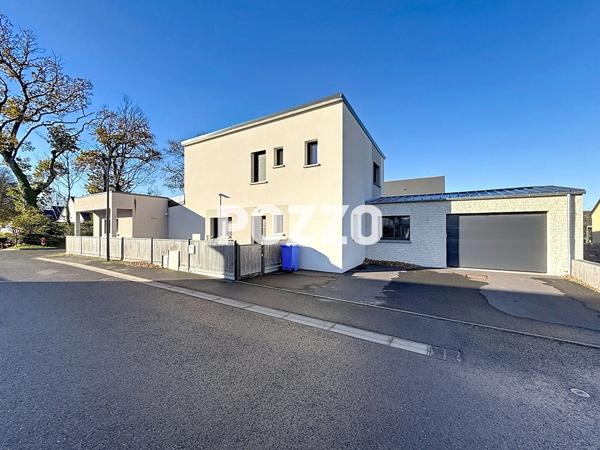 BREHAL Maison moderne de 155 m² à proximité des commerces et de la plage BREHAL