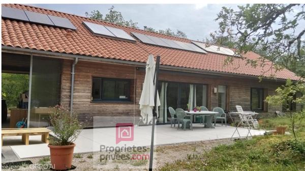 Maison d'architecte bioclimatique .7 pièces .Terrain de 3 092 m²