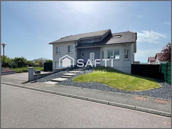 Magnifique maison contemporaine, 4 chambres + espace jeux, grande terrasse bien orientée, double garage, laboratoire de cuisine