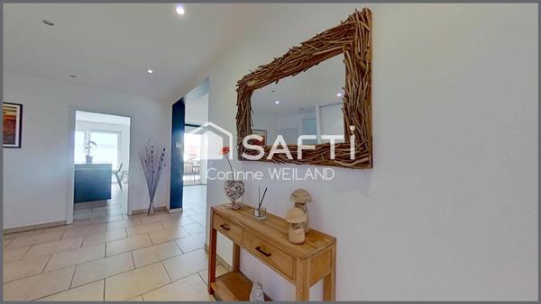 Magnifique maison contemporaine, 4 chambres + espace jeux, grande terrasse bien orientée, double garage, laboratoire de cuisine