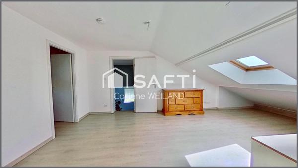 Magnifique maison contemporaine, 4 chambres + espace jeux, grande terrasse bien orientée, double garage, laboratoire de cuisine