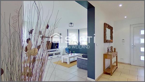 Magnifique maison contemporaine, 4 chambres + espace jeux, grande terrasse bien orientée, double garage, laboratoire de cuisine