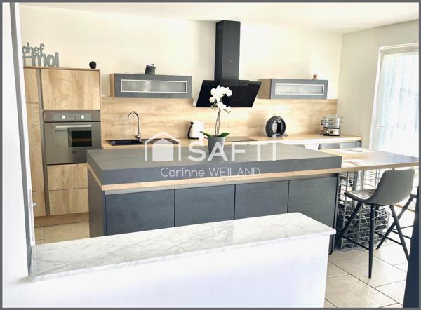 Magnifique maison contemporaine, 4 chambres + espace jeux, grande terrasse bien orientée, double garage, laboratoire de cuisine