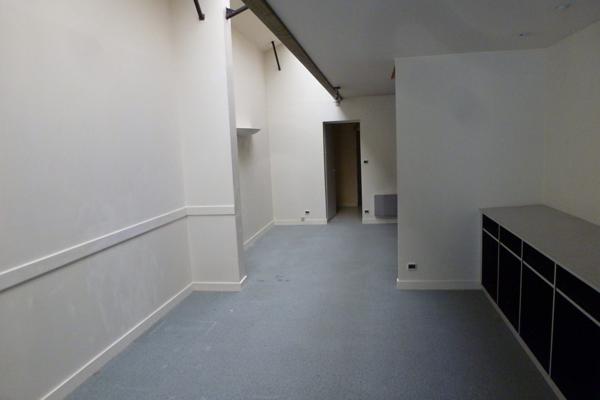 ANGERS – Local professionnel – Doutre / Place Bichon – 67m2