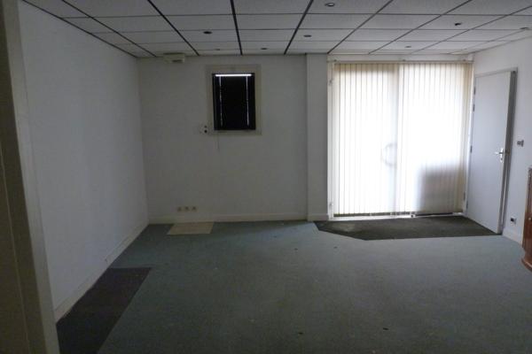 ANGERS – Local professionnel – Doutre / Place Bichon – 67m2