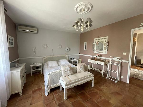 Maison Velleron 9 pièce(s) 238 m2