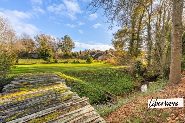 Charmante propriété de 220 m2  avec piscine sur deux parcelles - cadre résidentiel et calme 