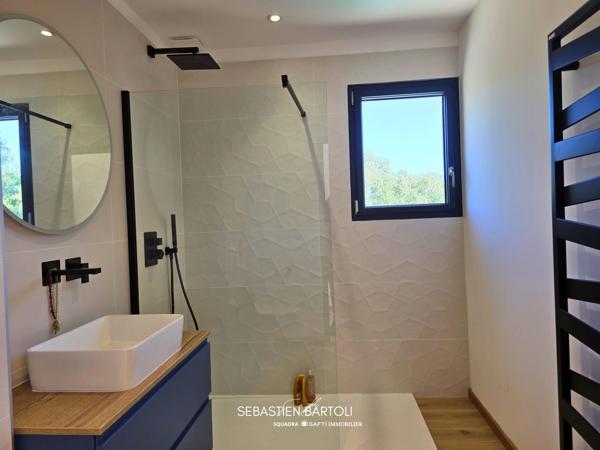 Villa contemporaine T5 de 135m2 avec piscine