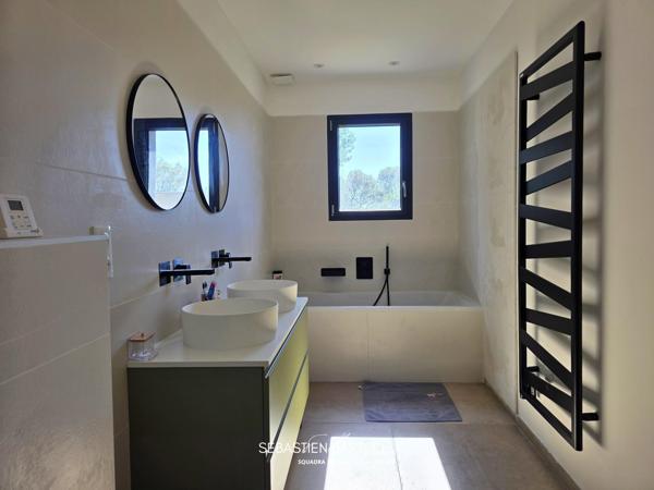 Villa contemporaine T5 de 135m2 avec piscine