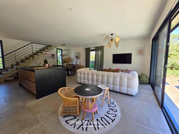 Villa contemporaine T5 de 135m2 avec piscine