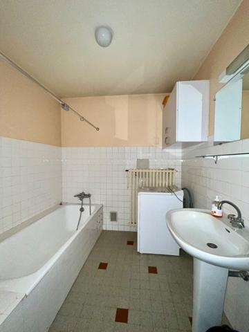 GROISY CENTRE / SPACIEUX T4 DE 84 M² A RENOVER / CAVE / PARKING