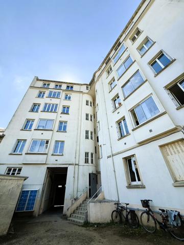 NANTES CANCLAUX T4-5 ENSOLEILLE PARQUET CHEMINEE et GARAGE CAVE et GRENIER