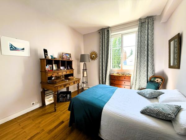 NANTES CANCLAUX T4-5 ENSOLEILLE PARQUET CHEMINEE et GARAGE CAVE et GRENIER