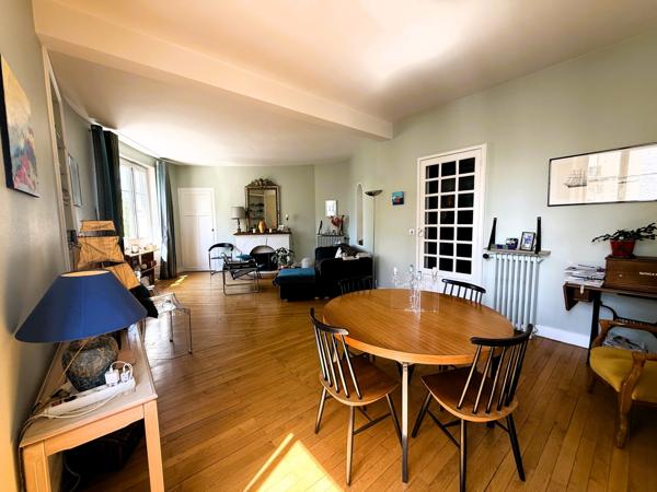 NANTES CANCLAUX T4-5 ENSOLEILLE PARQUET CHEMINEE et GARAGE CAVE et GRENIER