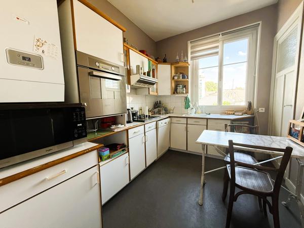 NANTES CANCLAUX T4-5 ENSOLEILLE PARQUET CHEMINEE et GARAGE CAVE et GRENIER