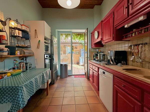 Maison de ville avec extérieur, garage et atelier ? Nérac centre